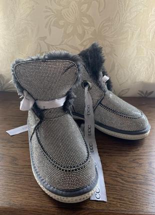 Ботинки с стразами