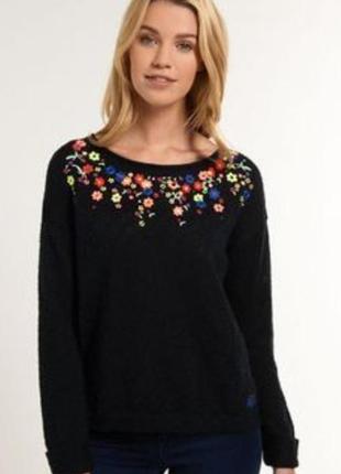 Джемпер з яскравою вишивкою. superdry. s