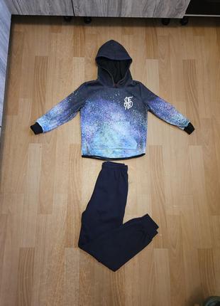 Спортивный костюм на легком флисе,  кофта и штаны на 6-8лет