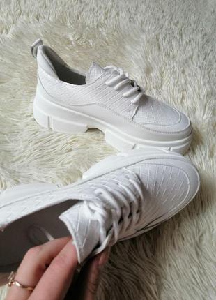 Легкі білі кросівки екошкіри5 фото
