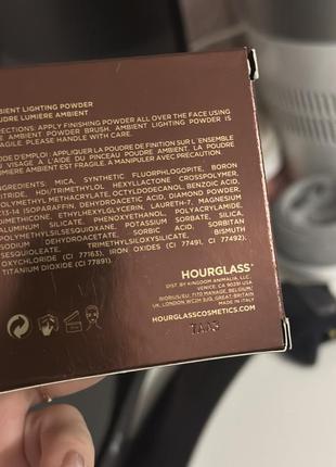 Пудра для обличчя hourglass ambient lighting powder - dim light3 фото