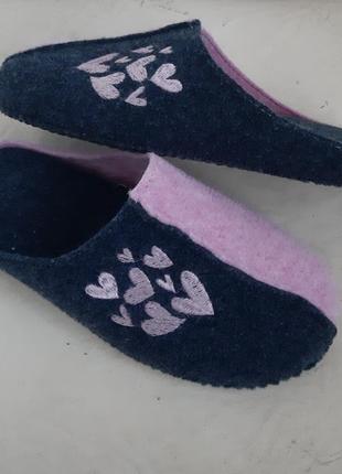 Жіночі теплі капці з м'якою устілкою повстяні тапочки