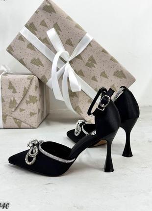 Женские туфли на каблуке, черные, атлас7 фото