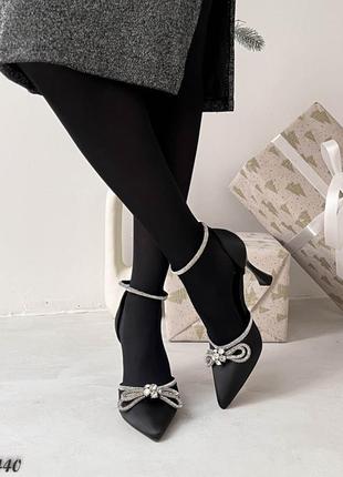 Женские туфли на каблуке, черные, атлас5 фото