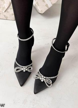 Женские туфли на каблуке, черные, атлас6 фото