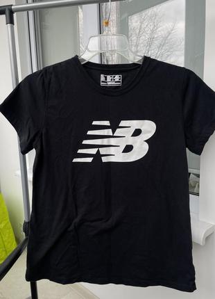 Футболка жіноча  new balance