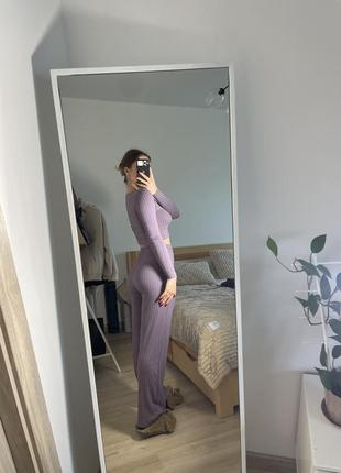 Костюм ліловий фіолетовий штани кльош2 фото