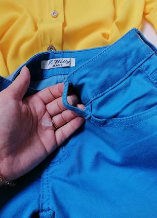 Укорочені штани джинси укороченные брюки джинсы очень классные укороченные брючки размер с , стоковы4 фото