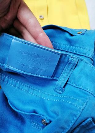 Укорочені штани джинси укороченные брюки джинсы очень классные укороченные брючки размер с , стоковы5 фото