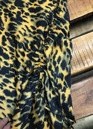 Женское короткое платье в леопардовый принт topshop (топшоп ххлрр идеал оригинал черно-оранжевое)4 фото