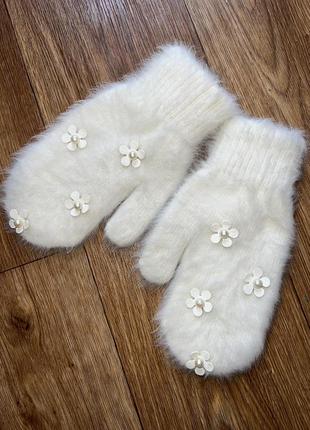 Білі ангорові рукавиці.6 фото