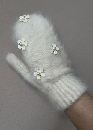 Белые ангоровые варежки. ангора. рукавицы.