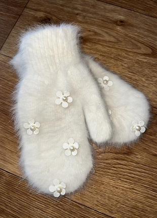 Белые ангоровые варежки. ангора. рукавицы.