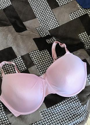 Бюстгалтер великого розміру