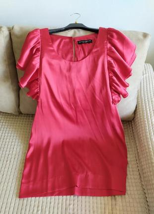 Платье с воланами