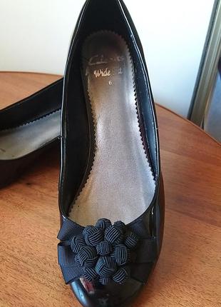 Лаковы туфлі clarks 25см устілка2 фото