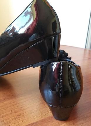 Лаковы туфлі clarks 25см устілка3 фото