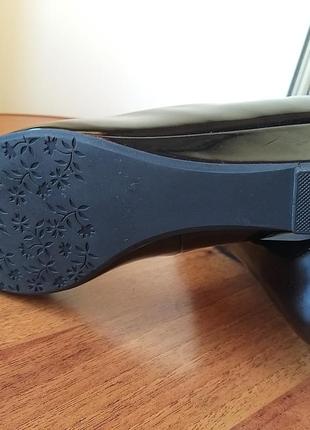Лаковы туфлі clarks 25см устілка4 фото