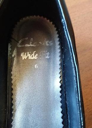Лаковы туфлі clarks 25см устілка5 фото