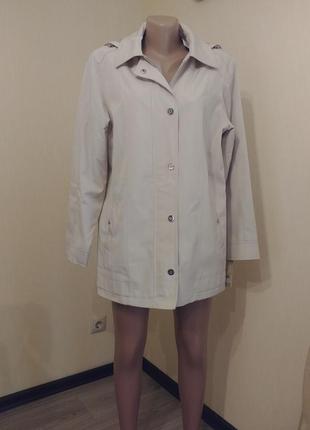 Женский плащ (куртка)