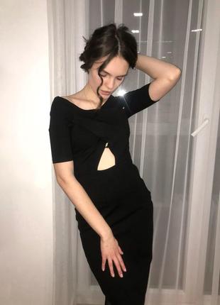 Чорне облягаюче плаття h&m