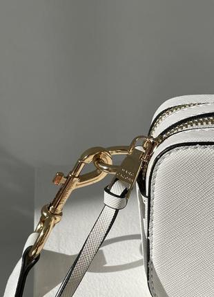 Женская сумка marc jacobs small camera bag white gold4 фото