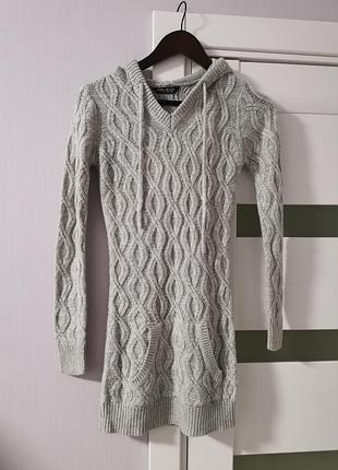 Светр з капюшоном і кишенями