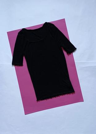 Супермодна чорна футболка peacocks