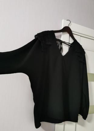 Красивая блуза с кружевом с тканью искусственного мокрого шелка3 фото