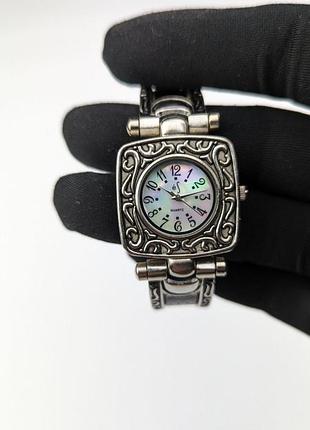 Часы женские quartz