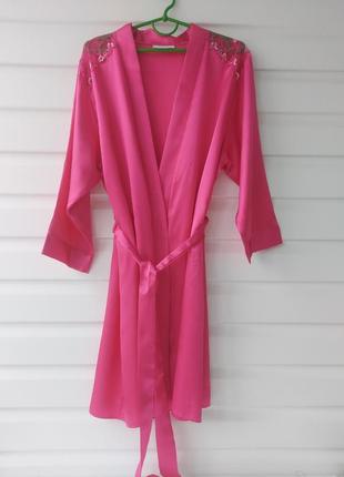 Женский розовый атласнтй халат на запах camille2 фото
