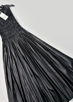 Длинное платье плиссе а-силуэта из искусственной кожи zara2 фото