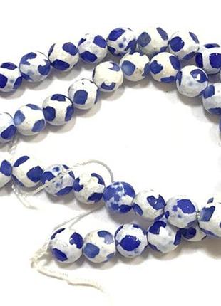 Настены на нитке натуральный камень агат пятнистый белый синий граненый шарик d=8мм