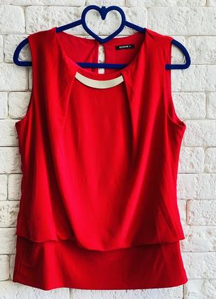 Красива нарядна блузка