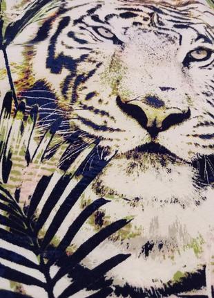 Красивая качественная футболка с тигром и принтом тропики8 фото