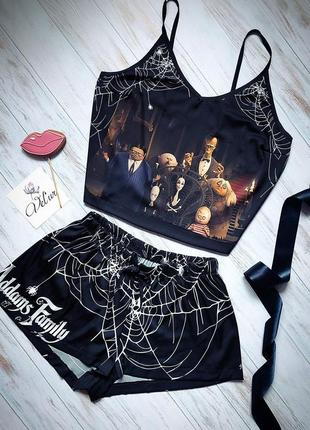 Шовкова піжама з принтом "addamsfamily"