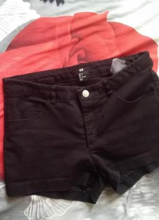 Короткі джинсові жіночі шорти