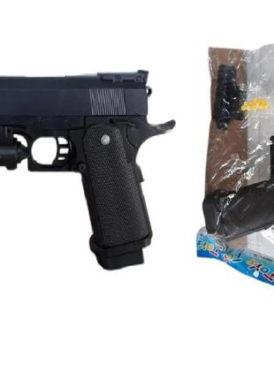 W004-2  пистолет на пластиковых пульках пистолет + лазер.