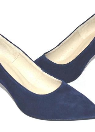 Туфли лодочки замшевые на низком каблуке шпильке 6см из темно - синей замши2 фото