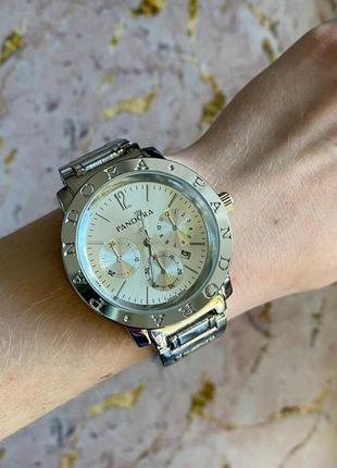 Стильные женские наручные часы в серебре6 фото