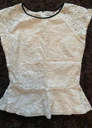 Кружевная блуза с баской