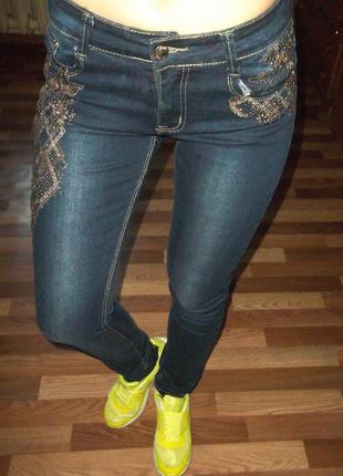 Шикарные джинсы с камнями yuke3 фото