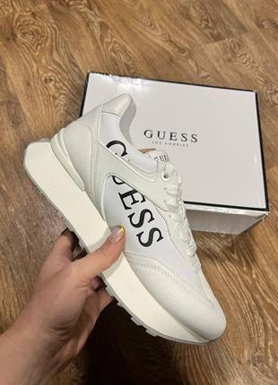 Жіночі кросівки guess