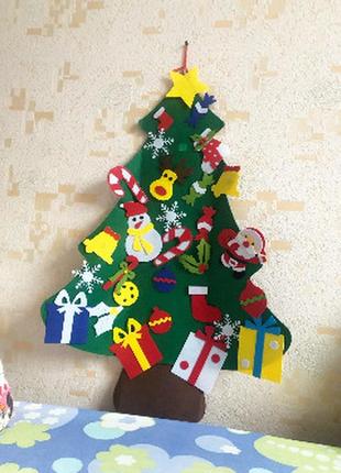Фетрова новорічна ялинка зроби сам resteq 100х70 см. ялинка на стіну з іграшками на липучках. ялинка настінна з фетру5 фото