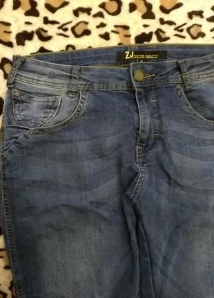 Классные укороченные джинсы 46р2 фото