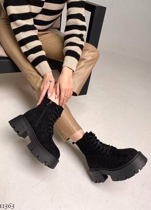 Черные натуральные замшевые зимние короткие низкие ботинки на шнурках шнуровке высокой толстой подошве зима замша2 фото