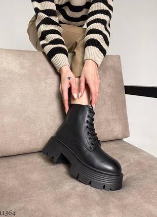Черные натуральные кожаные зимние короткие низкие ботинки на шнурках шнуровке высокой толстой подошве платформе зима кожа2 фото