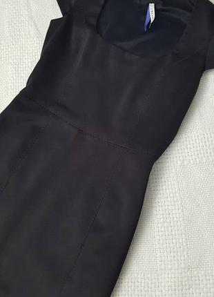 Маленькое черное платье