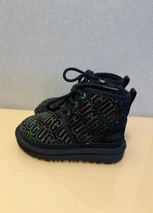 Детские зимние черные ботинки ugg размер 9 по стельке 17 см угги4 фото