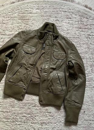 Женский бомбер